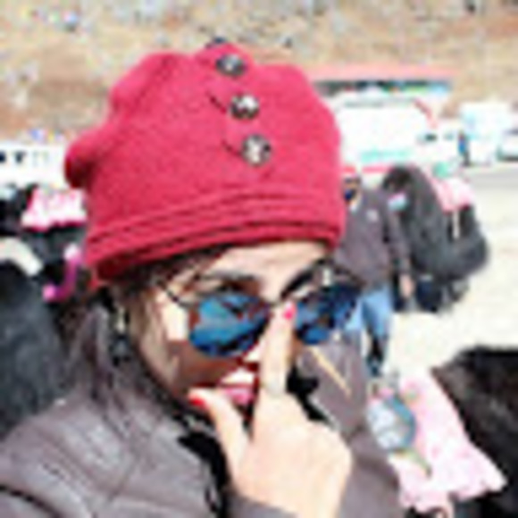 Meet your Posher, Reena - Picture 1 of 1